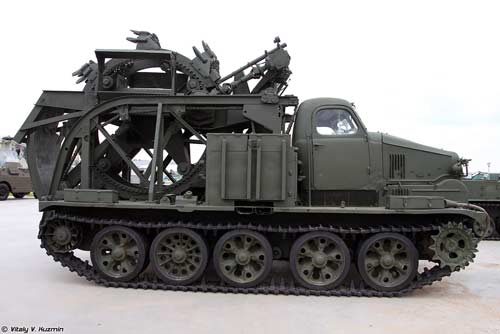 BTM-3 in Transportstellung