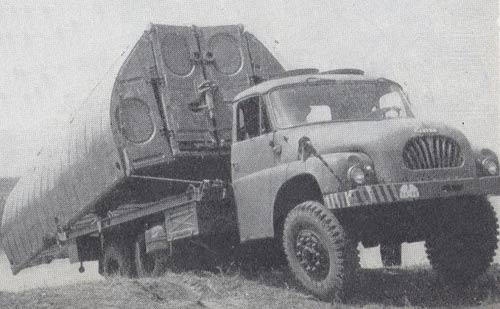 Pontonfahrzeug T-138 mit Flussponton